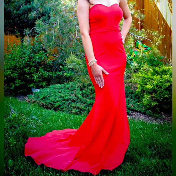 Red prom dress size 6 (small) - Picture 1 of 4